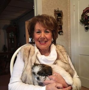 Meet your Posher, Gloria